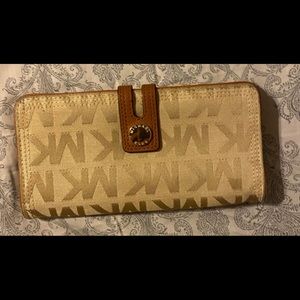 Michael Kors Monogram Wallet